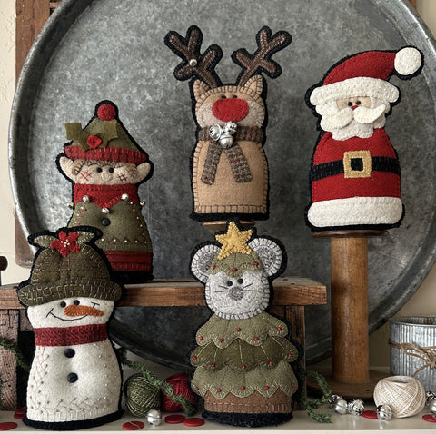 #2509 Christmas Shelf Buddies Pattern