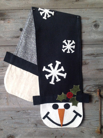 Frosty’s Top Hat Table Runner